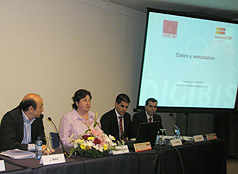 De izquierda a derecha: Javier Mas, Francisca Hernández, César Juanes y Andrés Viedma durante el taller