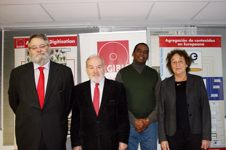 Fotografía. De izquierda a derecha: Xavier Agenjo, director de Proyectos de la FIL, Benjamín Calvo, director de la Fundación Gómez Pardo, Jorge Luis Costafreda Mustelier, doctor Ingeniero Geólogo de la Fundación Gómez Pardo, y Tachi Hernando de Larramendi, patrona de la FIL y directora general de DIGIBÍS.